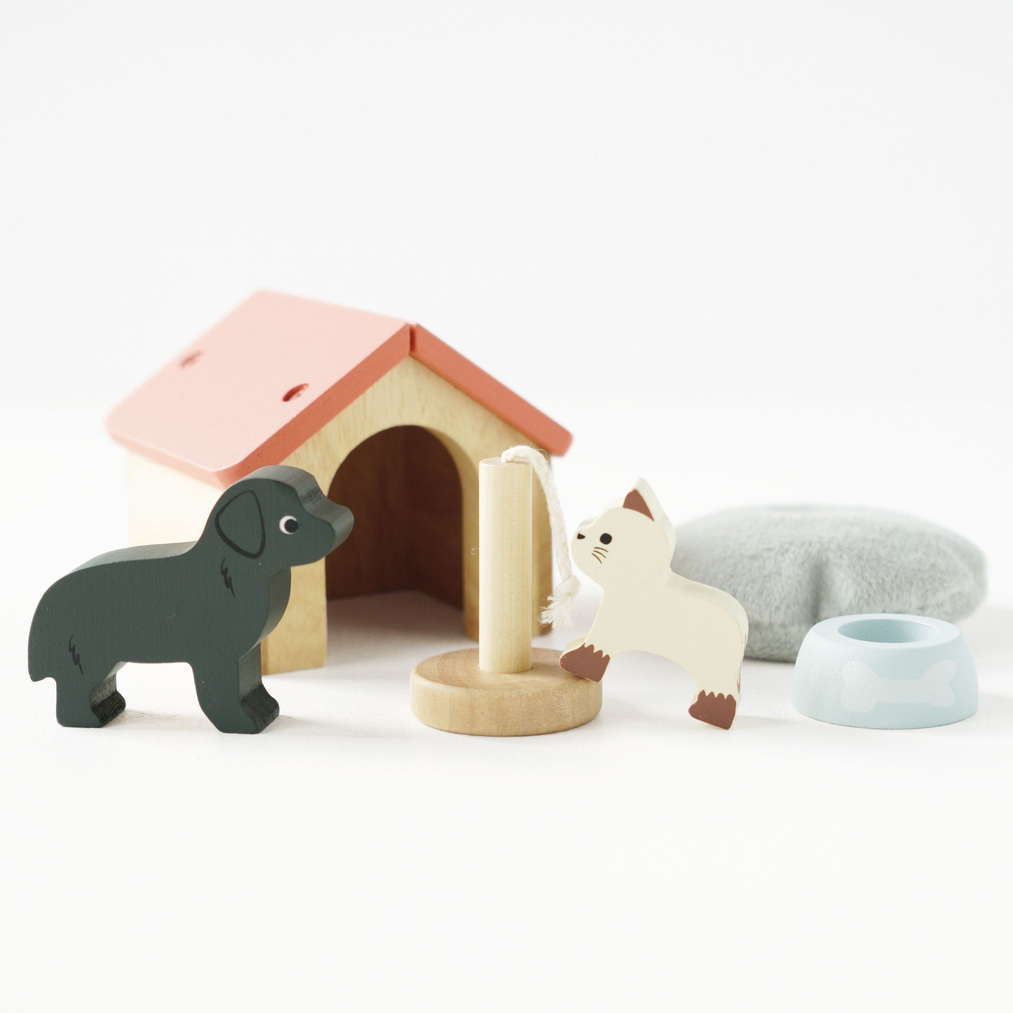 ME043-pet-set-cat-using-play-toy