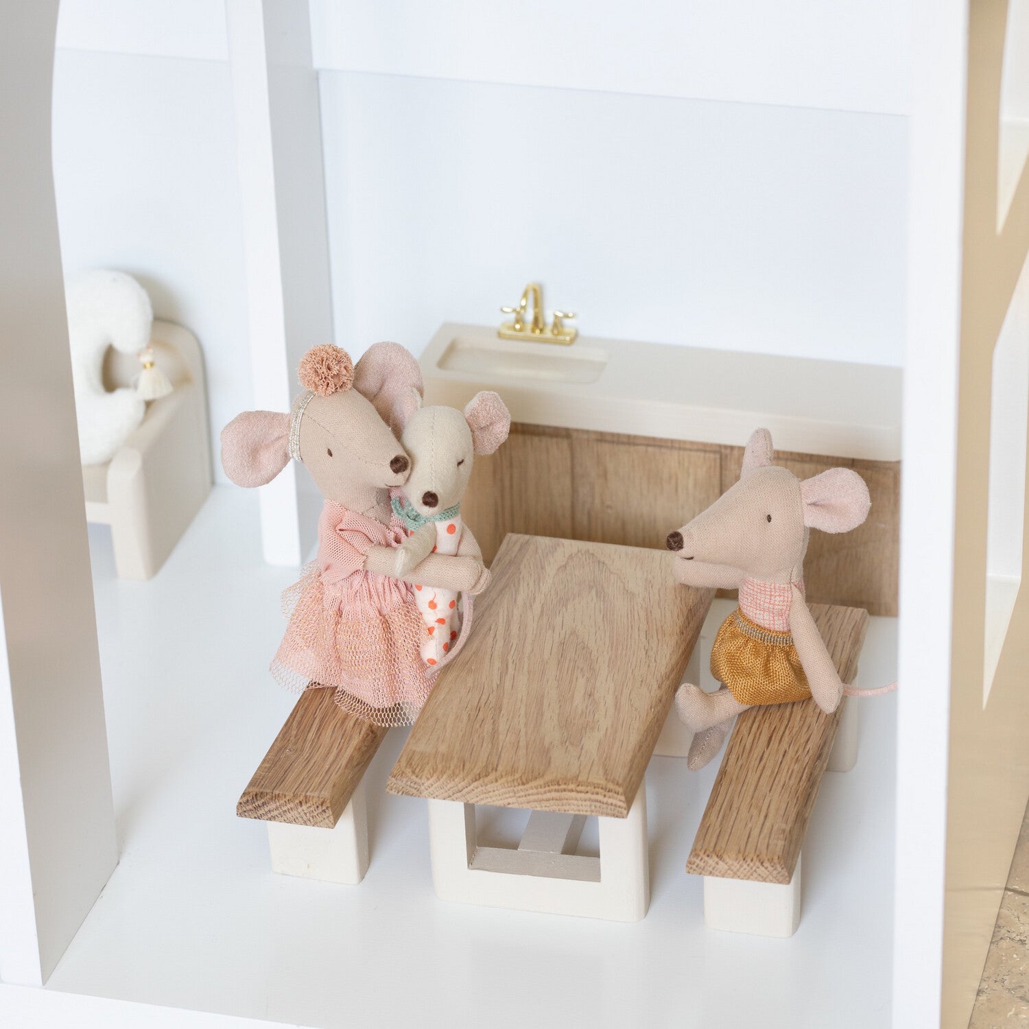 Eetkamer Tafel met 2 Bankjes 1