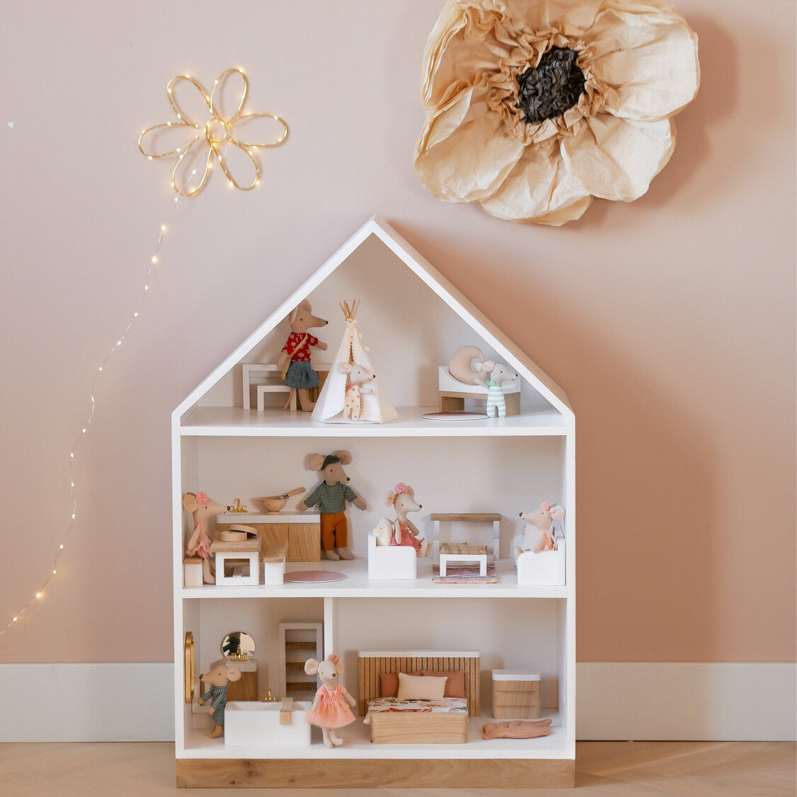 Poppenhuis Loua 4